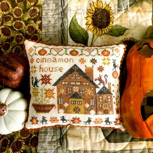 Autumn spicy pumpkins - spicy, house