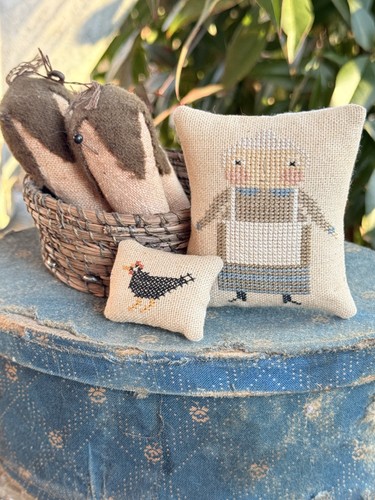 Betty brown cross stitch - brown,